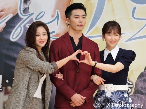 赵宝儿、金材昱、徐玄振